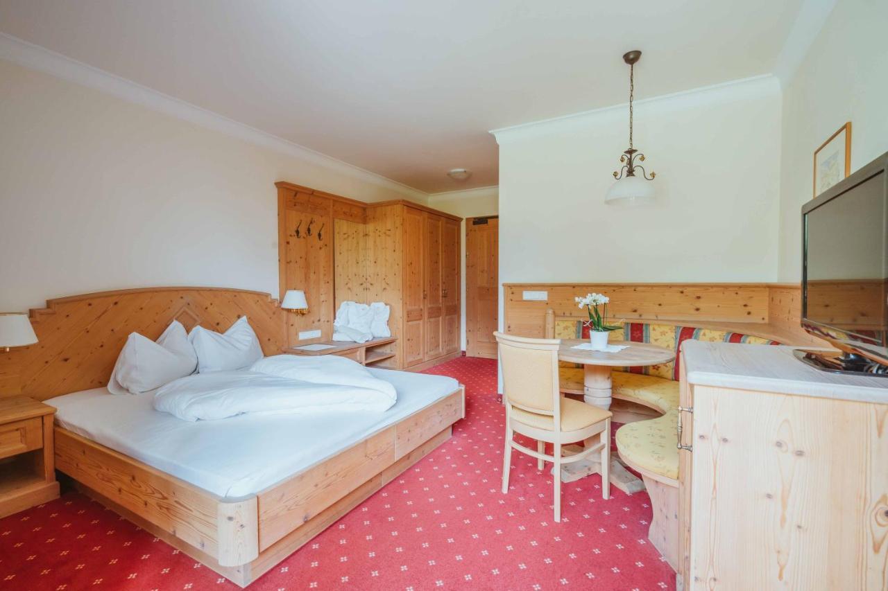 Wanderhotel Teiserhof Funes  Kültér fotó