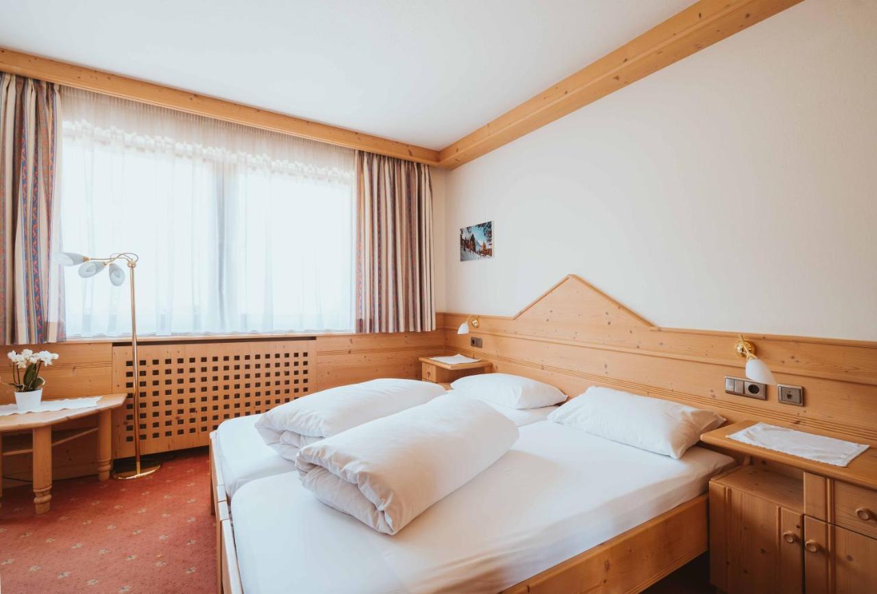 Wanderhotel Teiserhof Funes  Kültér fotó