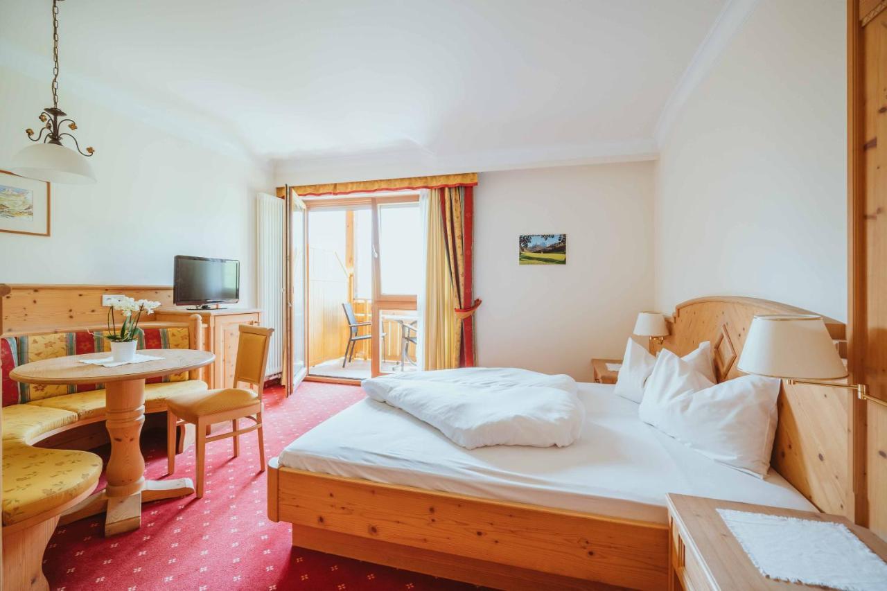 Wanderhotel Teiserhof Funes  Kültér fotó