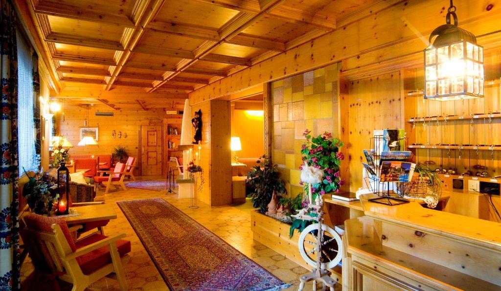 Wanderhotel Teiserhof Funes  Kültér fotó