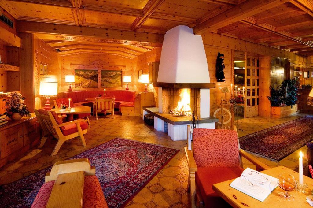 Wanderhotel Teiserhof Funes  Kültér fotó
